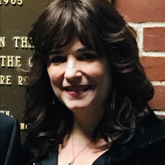 Meet your Posher, Lisa - Picture 2 of 2